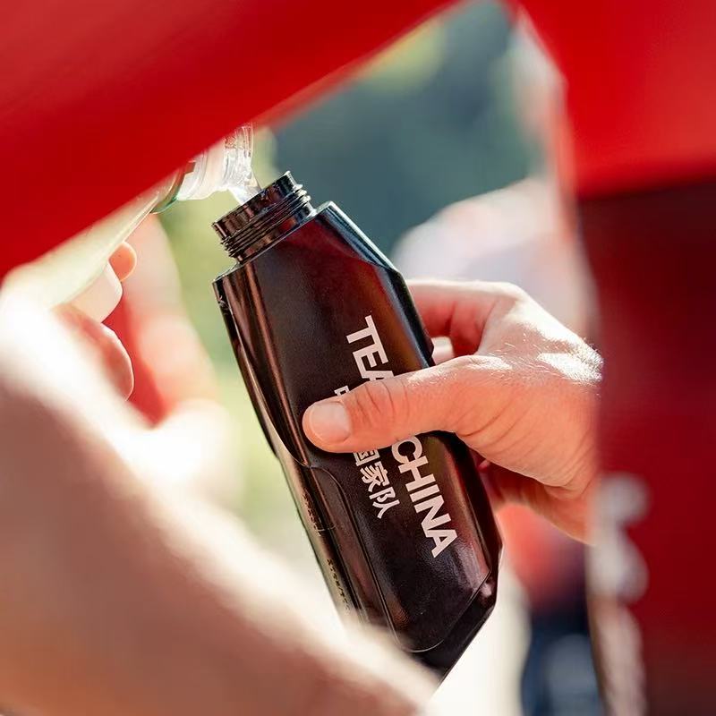 Bouteille d'eau sportive aérod - Condiment Squeeze Bottle avis et prix